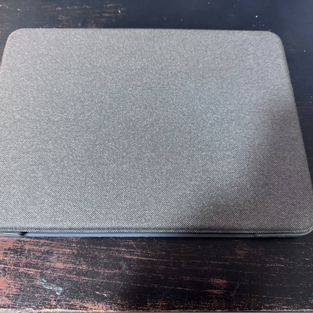 Logitech Combo Touch Keyboard Case - Picture 3 of 3